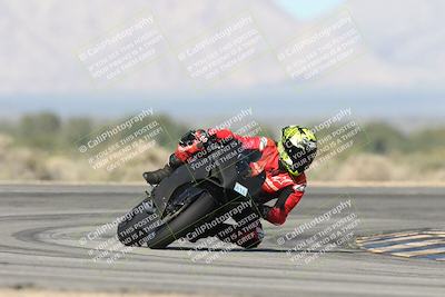 media/Jan-15-2026-Racers Edge (Thu) [[dfebeb70ab]]/2-A Group/Session 3 (Turn 16)/